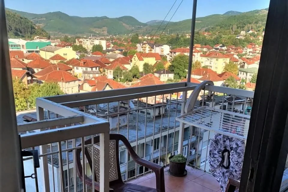 Furnished Three Bedroom Apartment 86 m², 7th Floor with Lift, Bijelo Polje City Centre
